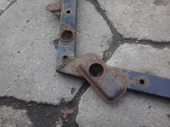 TRAVERSE ENTRETOISE POUTRE RENFORCEMENT KRZYZULEC AVANT BMW E90 E91 E92