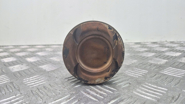 PISTON MERCEDES A180 W176 DFA2700317 M270.910