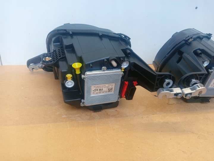 PHARES BENTLEY BENTAYGA COMPLET LED 36A
