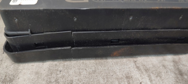 NISSAN NAVARA D40 LIFT 2,5 DCI BOÎTE MODULE FUSIBLE 15R 284B7EB03B