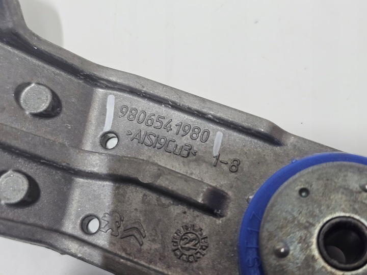 POIGNÉE FIXATION ÉCHANGEUR D'AIR DE SURALIMENTATION EXPERT IV JUMPY PROACE 2016- #7068