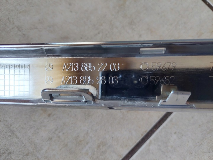 MOULURE CHROME PARE-CHOCS DROIT AVANT MERCEDES E CLASSE W213 LIFT