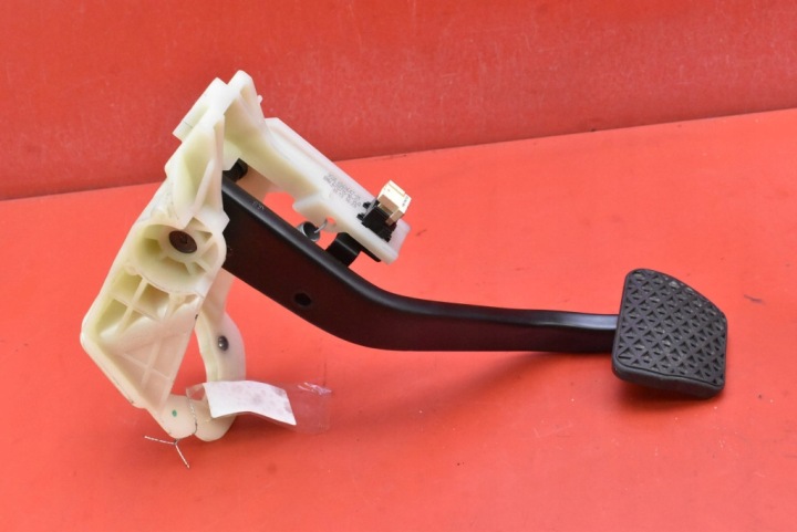 PÉDALE FREINS AUTOMATE 6859639 BMW F30 F31 2.0 D 184 KM 11-16