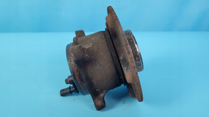 MERCEDES W177 A180 2.0 CDI MOYEU ROULEMENT ROUES DROITE ARRIÈRE A2473560200