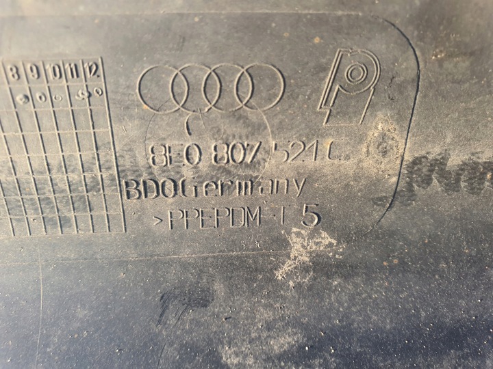 AUDI A4 B7 DIFFUSEUR DOUBLURE ARRIÈRE PARE-CHOCS 1,9 2,0 TDI SOUS CROCHET 8