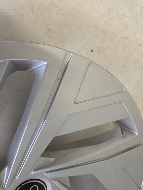 CHAPEAU AUDI Q4 19- R19 89A601147A