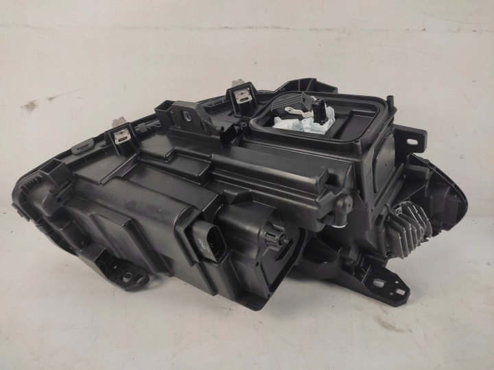 MERCEDES B-KLASA W246 LIFT PHARE GAUCHE AVANT AVANT COMPLET LED 2014-