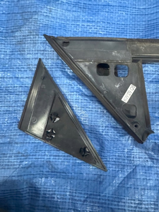 JOINT D'ÉTANCHÉITÉ TRIANGLE PORTES GAUCHES PEUGEOT RCZ