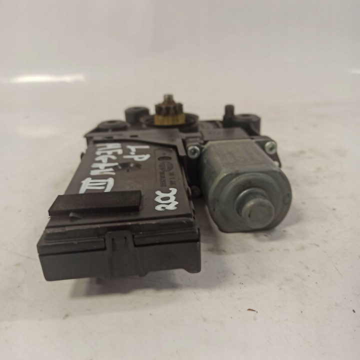 RENAULT MEGANE 3 III PETIT MOTEUR VITRES GAUCHE AVANT 807310004R