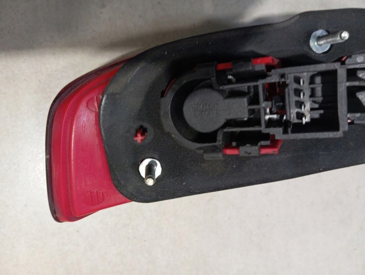 PHARE DROIT ARRIÈRE ALFA ROMEO 159 1.9 JTS 60691363