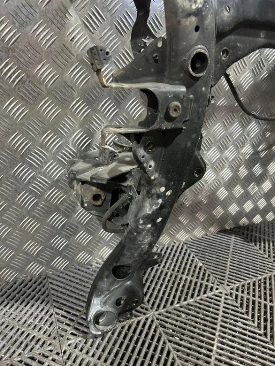 TRAVERSE CHÂSSIS AUXILIAIRE BMW E46 2121644