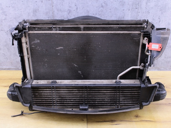 RADIATEUR COMPLÈTE ÉCHANGEUR AIR-AIR MERCEDES-BENZ W204 1.6 CGI 156 KM ORIGINE