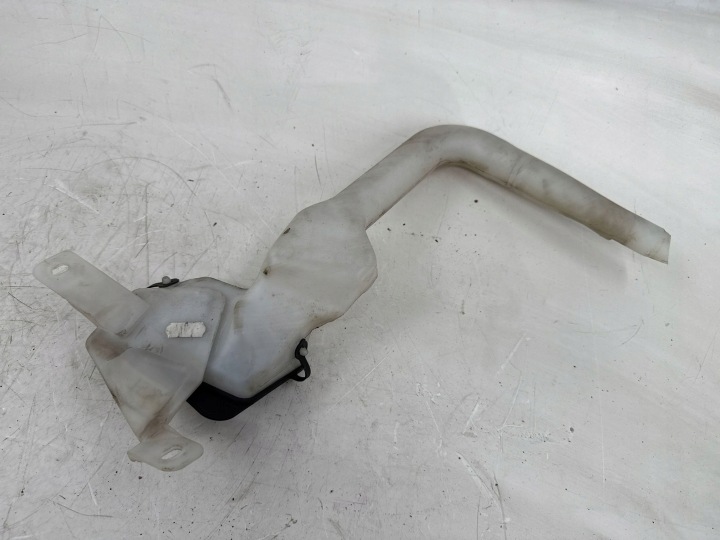 MERCEDES-BENZ E W211 2002 TUYAU GOULOTTE DE REMPLISSAGE LIQUIDE VERS LAVE-GLACES VITRE