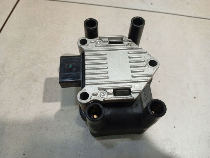 BOBINE ALLUMAGE VW BORA 1.4 16V 06B905106A
