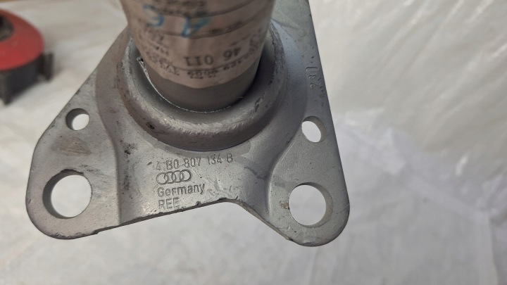 AUDI A6 C6 DÉFLECTEUR ZONES DE DÉFORMATION AVANT PARE-CHOCS SUPPORT POUTRES 4B0807134B