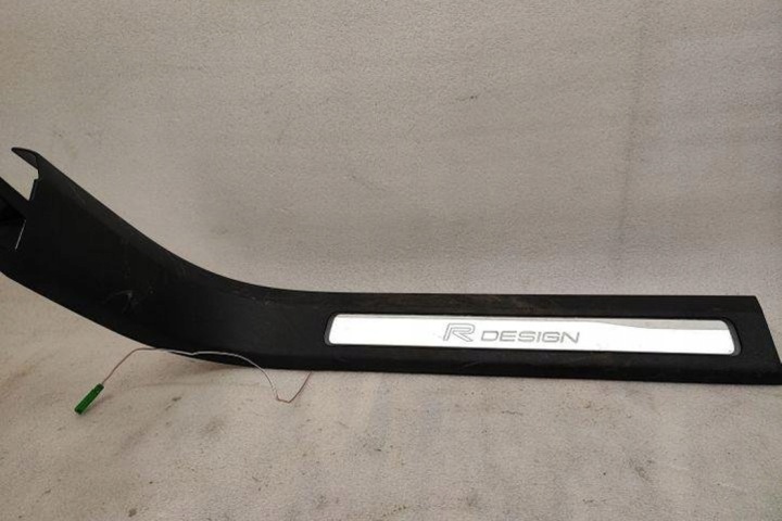 AVANT GAUCHE MOULURE DÉCORATIVE SEUIL VOLVO XC90 I 39829989 2.0L DIESEL 147KW