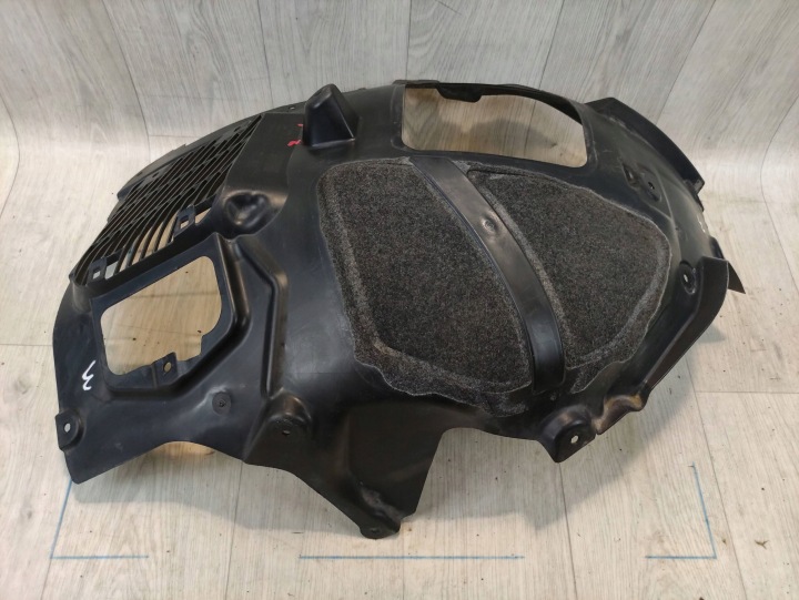 BMW 5 G30 PASSAGE DE ROUE DROIT AVANT 7340786