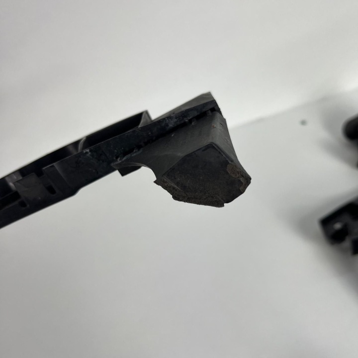 GLISSIÈRE FIXATION POIGNÉE DROIT PARE-CHOCS ARRIÈRE ARRIÈRE AUDI A5 8T OE 8T0807454