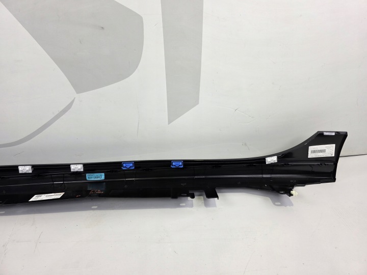 MOULURE SEUIL DROITE BMW 2 F44 BMW 1 F70 F74 MODULE 8075466 475 668