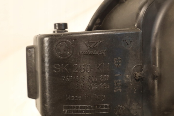 CLAPET GOULOTTE DE REMPLISSAGE CARBURANTS SKODA FABIA III LF5A