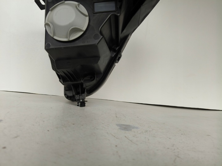 PHARE DROITE PROJECTEUR FORD TRANSIT COURIER 24-