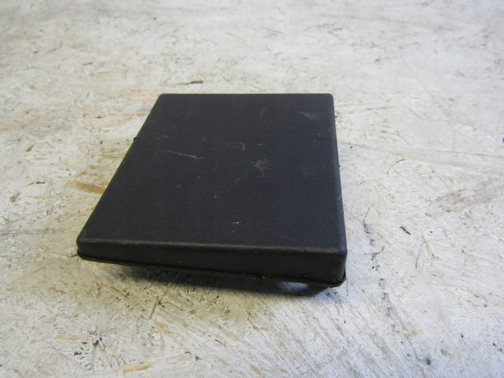 BOUCHON PARE-CHOCS VW CADDY IV 2K7807631B ORYGINALN