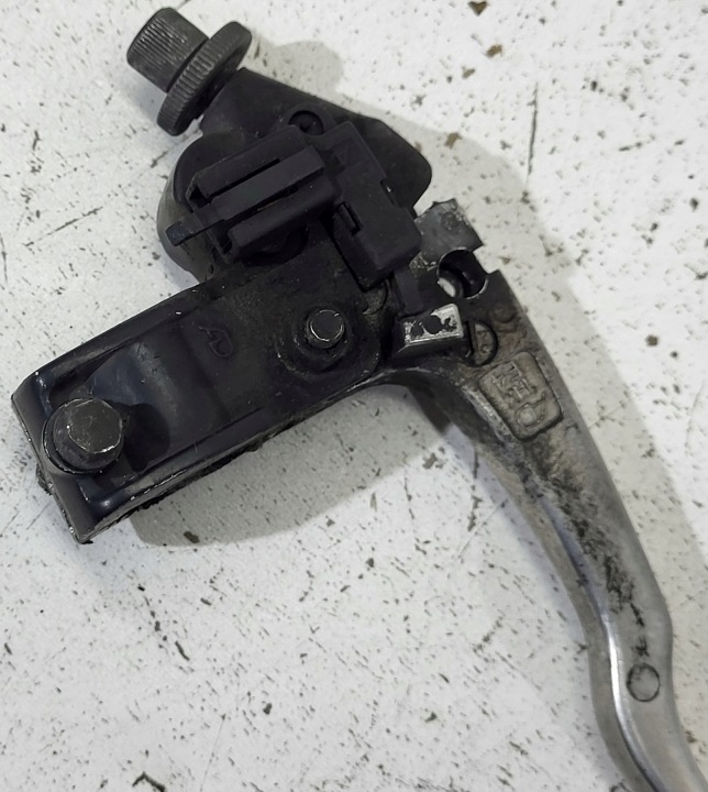 FIXATION POIGNÉE ADHÉRENCE 29L829110100 YAMAHA FZR 600 GENESIS 1994-1996 R