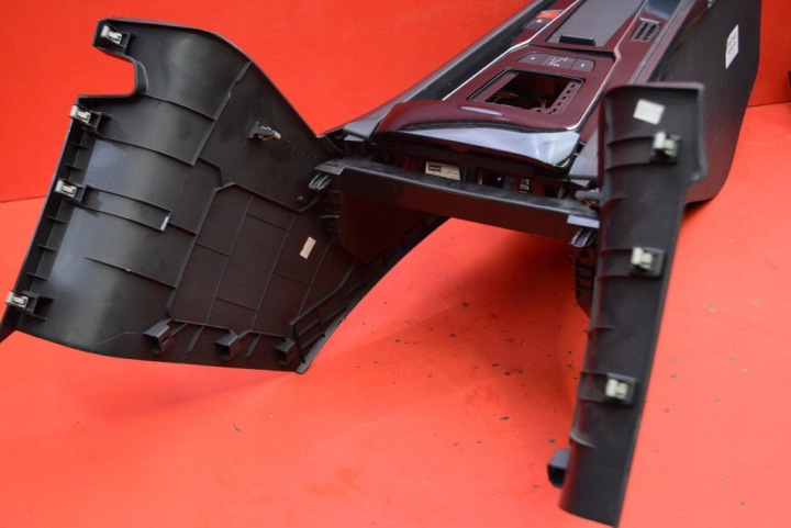 TUNNEL CENTRAL ACCOUDOIR EUROPE 9686452980 PEUGEOT 508 1 I SW LIFT 14-20