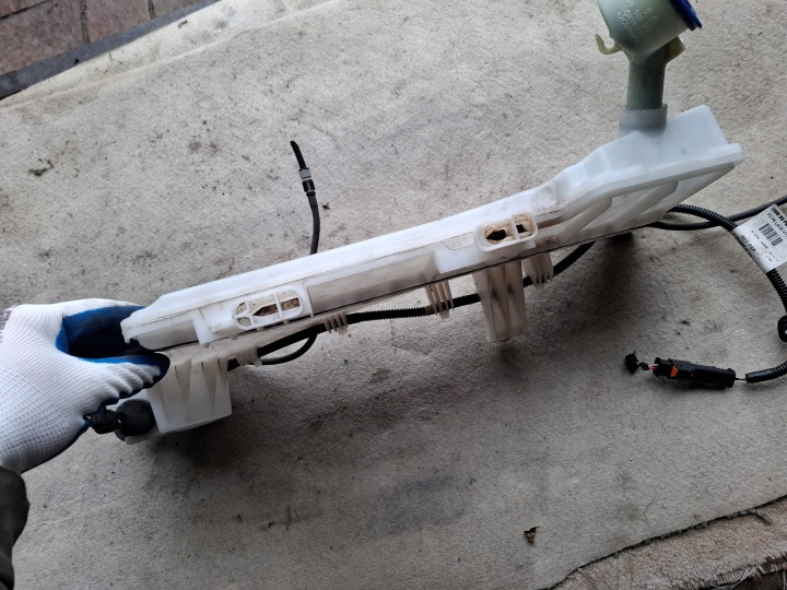 PEUGEOT 3008 II RÉSERVOIR LAVE-GLACES 9826400780
