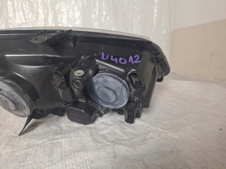 VW POLO 9N PHARE RZEDNIA GAUCHE 6Q1941007AJ