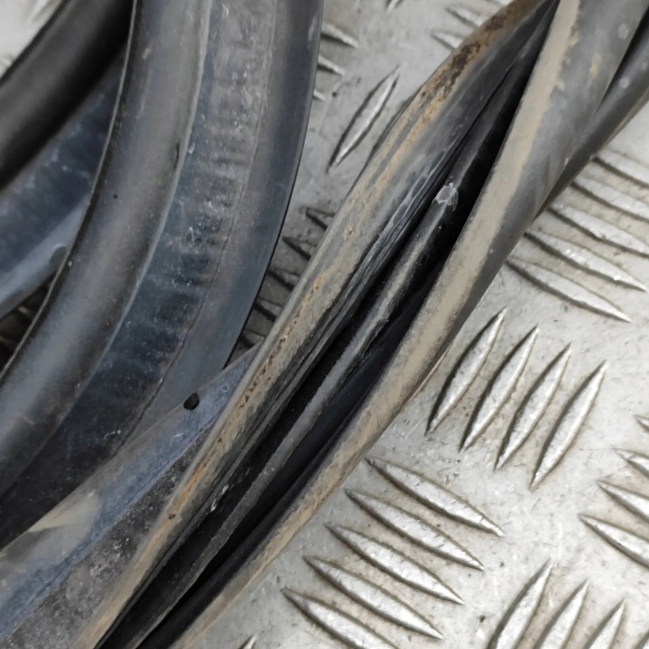 JOINT D'ÉTANCHÉITÉ COUVERCLES DE COFFRE COUVERCLES DE COFFRE MERCEDES-BENZ GLE (W167) A1677408300 30769828