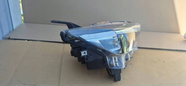 PHARE DROIT AVANT AVANT MAZDA CX-3 D10E51030