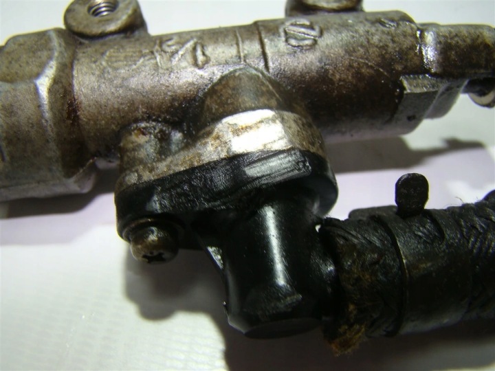 POMPE DE FREIN ARRIÈRE HONDA VFR 750 RC24 86-97R