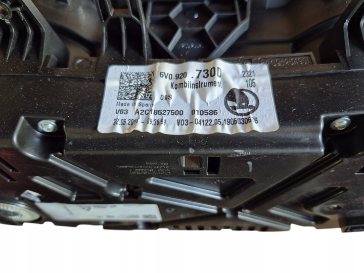 COMPTEUR TABLEAU DE BORD SKODA FABIA III 1.0 EUROPE 6V0920730D