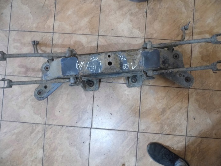SUZUKI LIANA 1.6B 05' POUTRE SUSPENSIONS ARRIÈRE