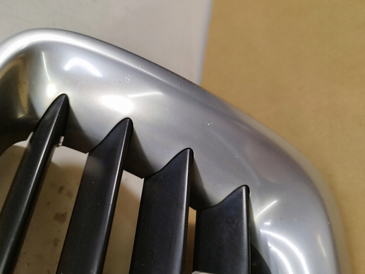 GRILLE CALANDRE PARE-CHOCS AVANT VOLVO C30 RDESIGN R-DESIGN 2006-2010 30657194