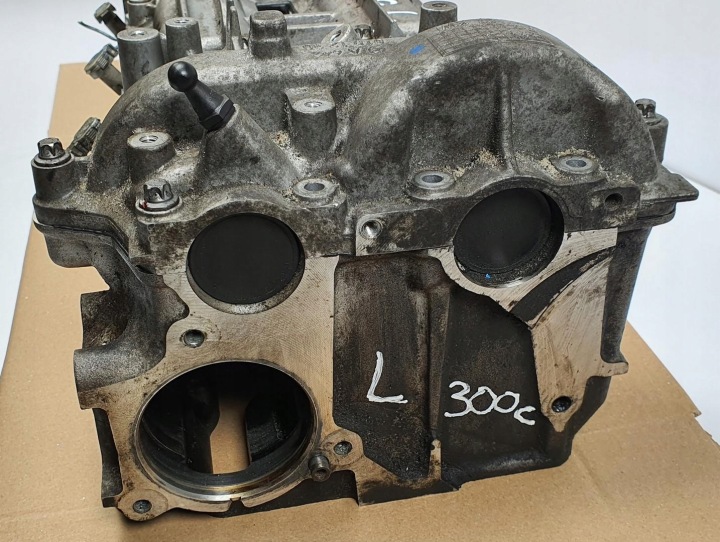 CULASSE MOTEUR GAUCHE CHRYSLER 300C 3.0 CRD EXL