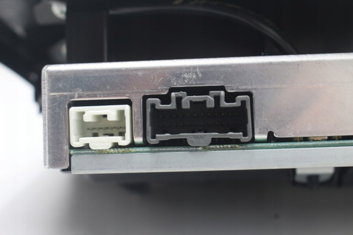 MONITEUR LÈVE-VITRE C23566DV0 NAVI MAZDA 5