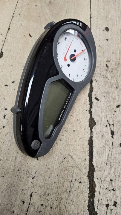 COMPTEUR COMPTEUR COMPTE-TOURS COMPTEUR DE VITESSE MV AGUSTA F4 1078