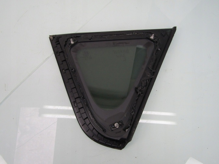 BAYON 24R VITRE CARROSSERIE GAUCHE PETITE TRIANGULAIRE 87810-Q0XX0 87810Q0XX0