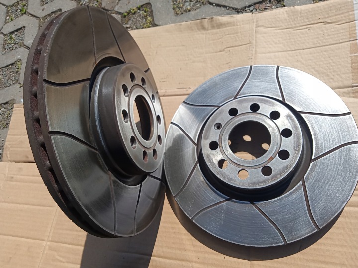 DISQUES VENTILÉES PLAQUETTES FREIN AVANT VW AUDI SEAT SKODA BREMBO 9977275
