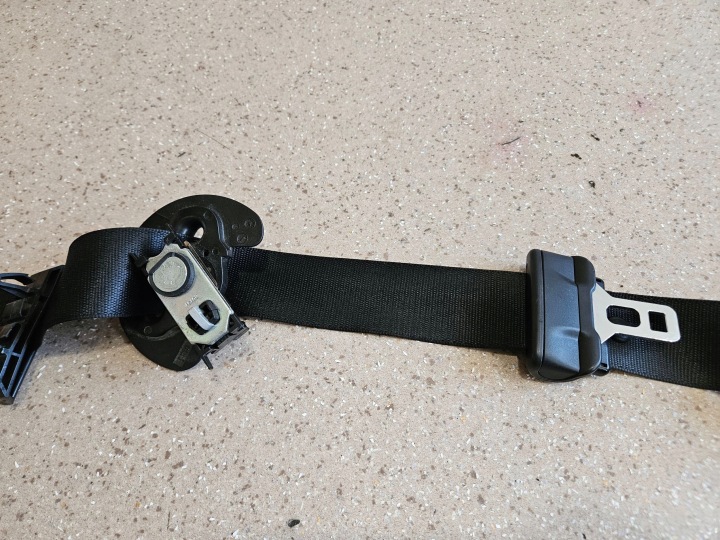 AVANT CEINTURE DE SÉCURITÉ AVANT CÔTÉ DROITE MASERATI GHIBLI 628444300