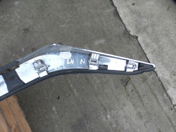 MOULURE REVÊTEMENT GAUCHE GARDE-BOUE CHROME CITROEN DS5 2011-2015 9802824577