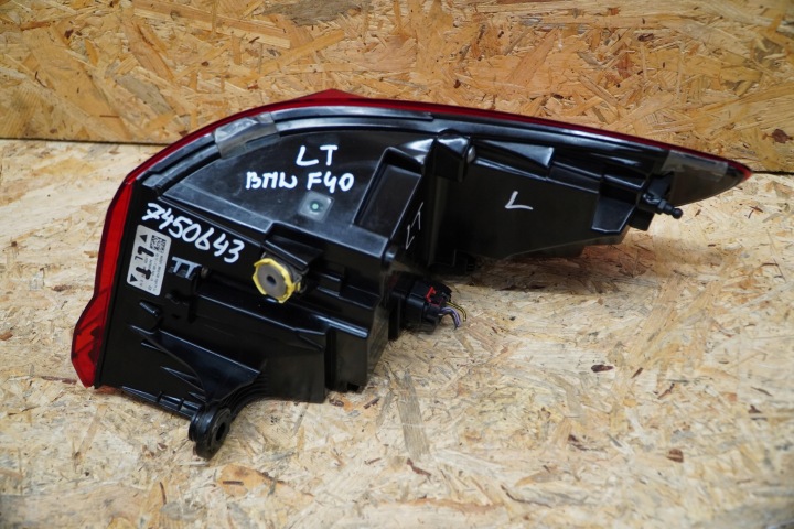 PHARE ARRIÈRE DROITE 7450644 OU GAUCHE 7450643 BMW 1 F40 ORIGINAL EUROPE 19-