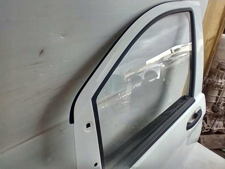 PORTES VITO 447 GAUCHE AVANT COMPLET