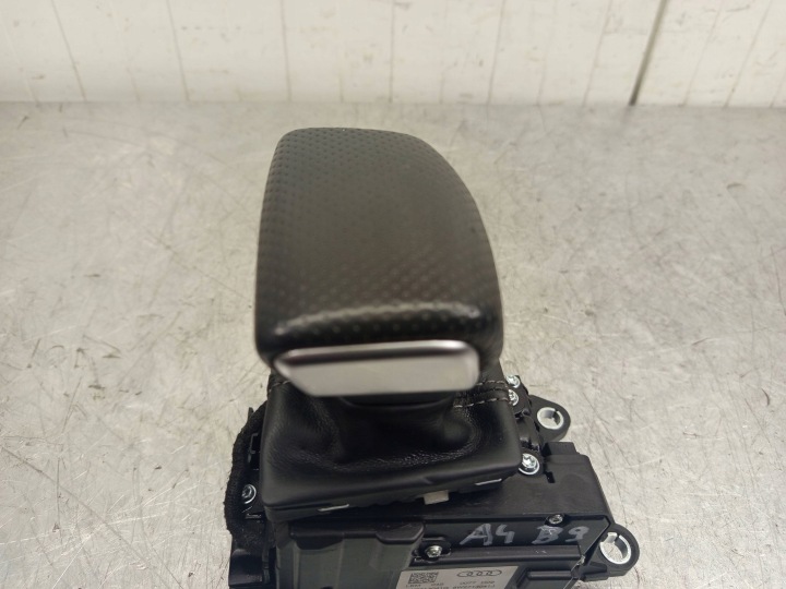 CRIC CHANGEMENTS VITESSE AUDI A4 B9 A5 8W2713041J