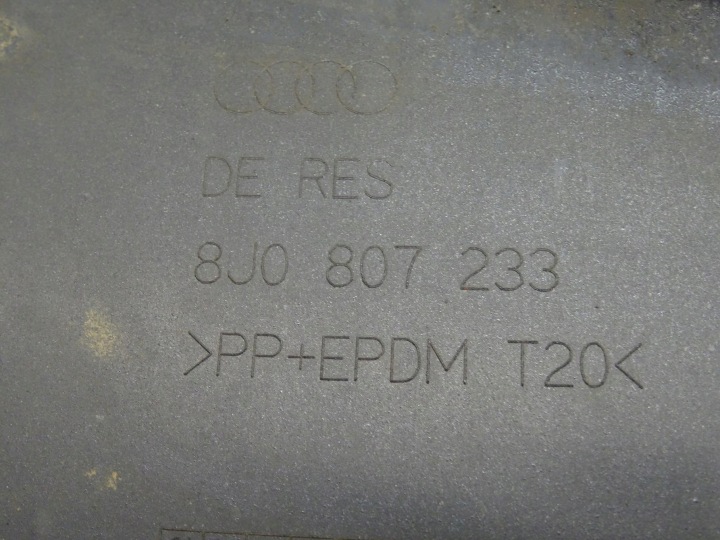 AUDI TT 8J RENFORCEMENT DOUBLURE PARE-CHOCS AVANT AVANT 8J0807233