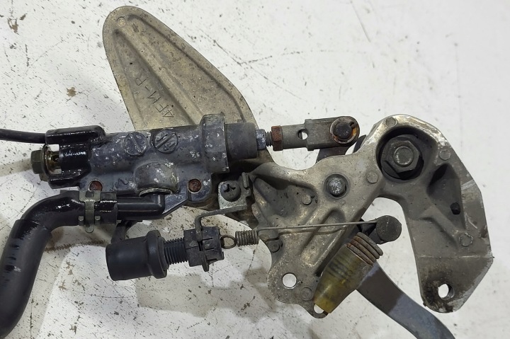 SET DROIT AVANT LEVIER FREINS POMPE YAMAHA FZR 600 GENESIS 1994-1996 ANNÉE