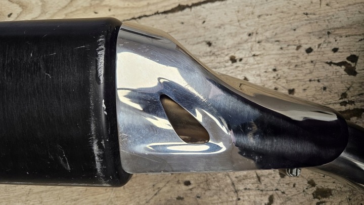SILENCIEUX DROIT PROTECTION CONDUIT D'AIR SUZUKI GSX1300R HAYABUSA