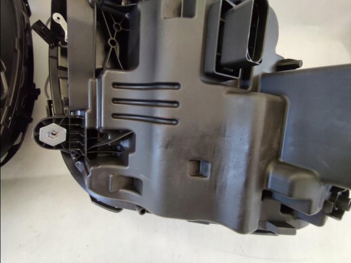 PHARE AVANT AVANT MERCEDES W213 LIFT COMPLET LED